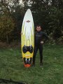 Dirk-jan toont zijn nieuwste aanwinst.Naish Quest 248